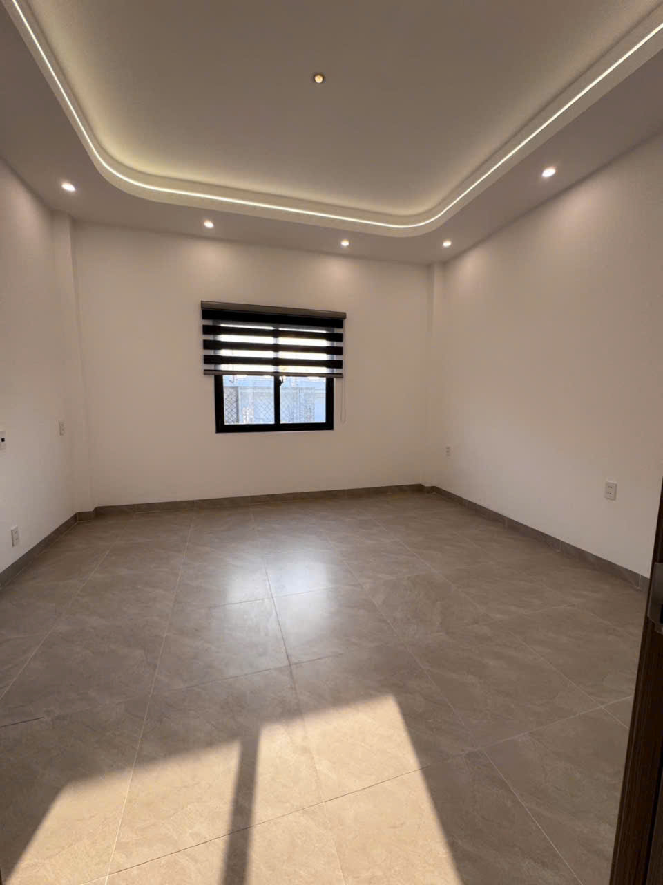 Bán nhà hẻm Mã Lò, Bình Trị Đông dt 61,5m2, 3 lầu , 5pn, 6wc, hẻm xe hơi, full nội thất giá 7,4 tỷ 12