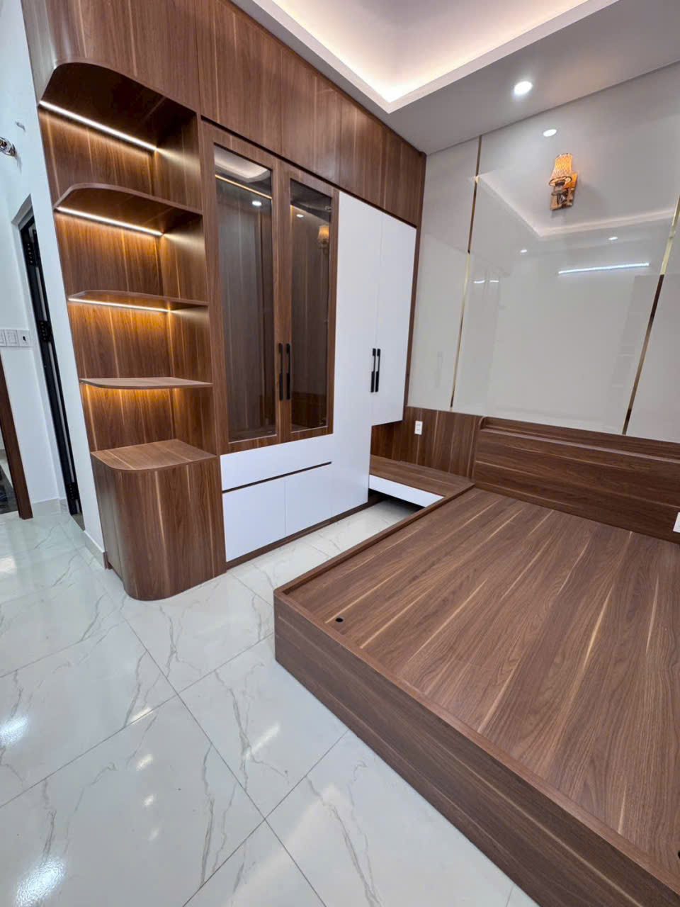 Bán nhà hẻm ngay chợ Liên Khu 5-6, Bình Hưng Hòa B dt 58m2 , 2 lầu, 4pn,4wc giá 5,9 tỷ 6