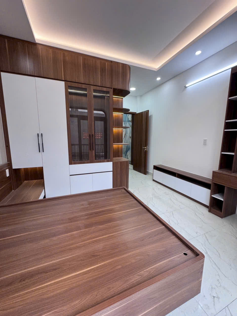 Bán nhà hẻm ngay chợ Liên Khu 5-6, Bình Hưng Hòa B dt 58m2 , 2 lầu, 4pn,4wc giá 5,9 tỷ 10