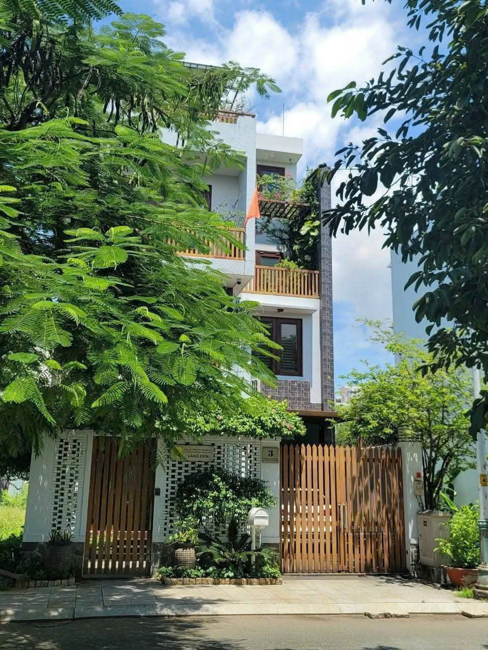 Cần bán Đất Phường Thủ Thiêm, Quận 2, Diện tích 184m², Giá 150 Triệu/m²