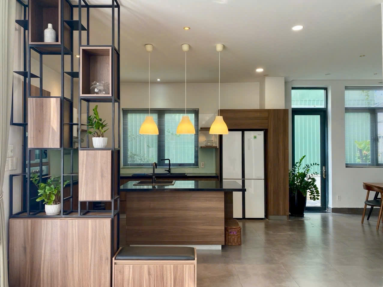 Cho thuê Nhà mặt tiền Phường Phú Hữu, Quận 9, Diện tích 100m², Giá 035 Triệu/tháng 5