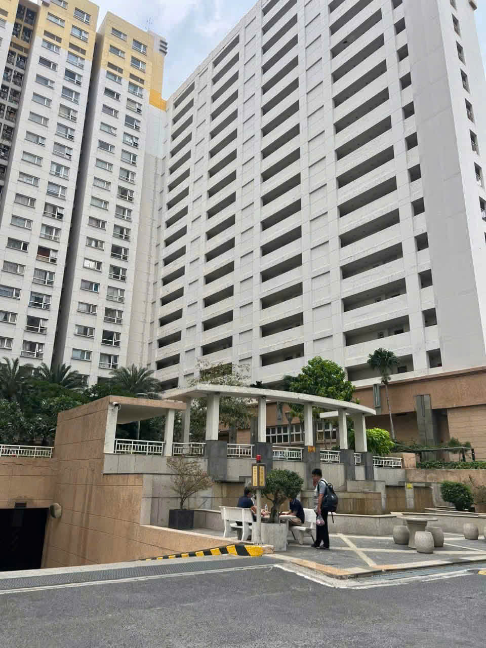 Cho thuê Nhà mặt tiền Phường Phú Hữu, Quận 9, Diện tích 658m², Giá Thương lượng 2