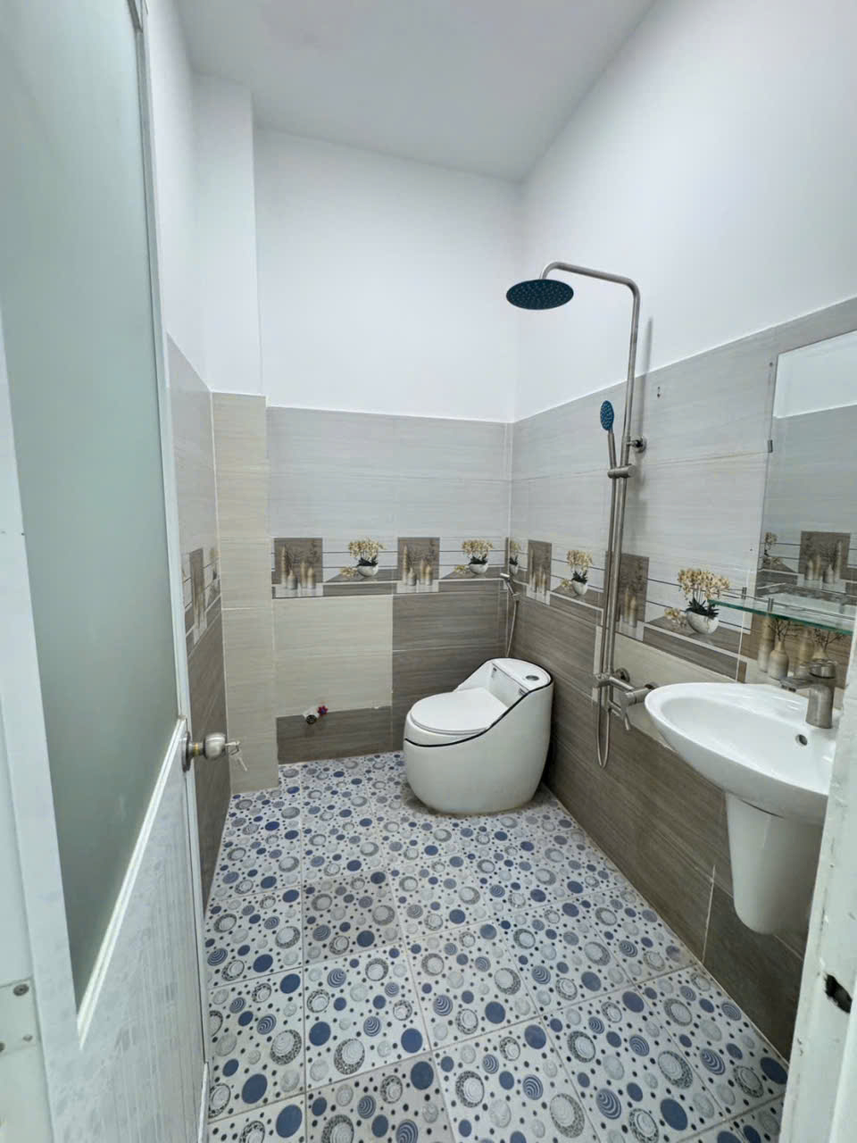 Bán nhà hẻm đường số 10, Bình Hưng Hòa B dt 74m2 , 1 lầu, 3pn,2wc giá 5,1 tỷ 8