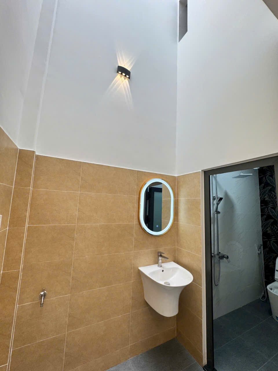 Bán nhà hẻm ngay chợ Liên Khu 5-6 , Bình Hưng Hòa B, dt 56m2,1 lầu, 3pn,2wc giá 4,85 tỷ 9
