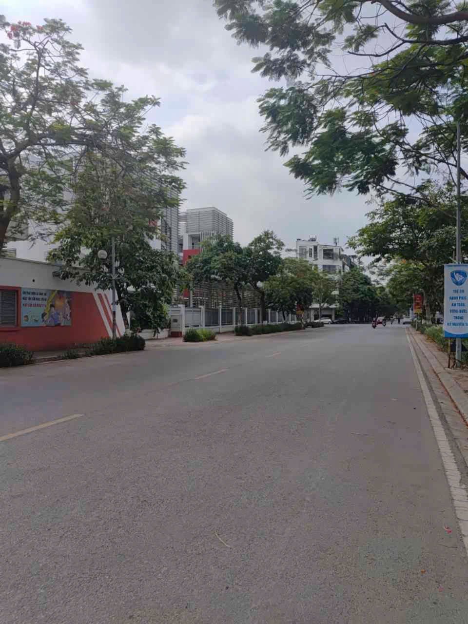 ĐẤT TRUNG TÂM PHÚC LỢI 50m2  – Ô TÔ VÀO ĐẤT – SÁT VÁCH VINHOMES – CHỈ 8,XTỶ! 2
