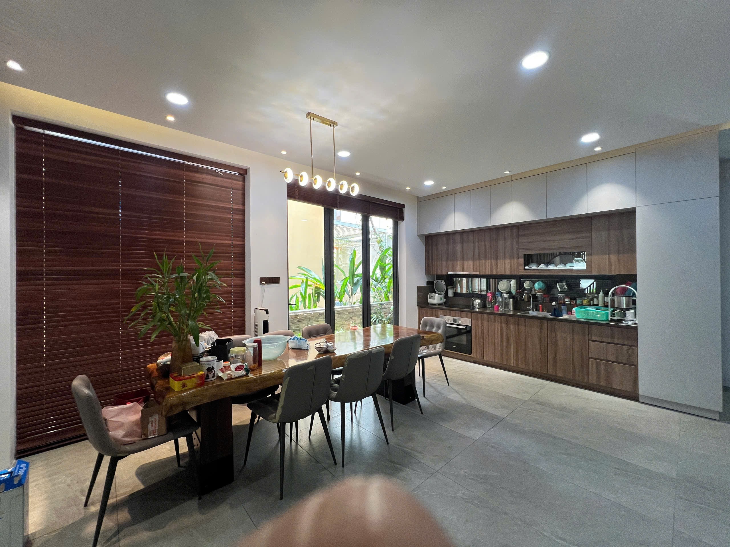 Cho thuê Biệt thự Quận 9, Hồ Chí Minh, Diện tích 200m², Giá 75 Triệu/tháng