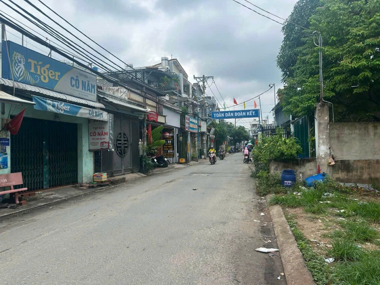 Bán đất hẻm 257 Bình Thành, Bình Hưng Hòa B, dt 204m2 ( 160m2 thổ) giá 8,7 tỷ 2