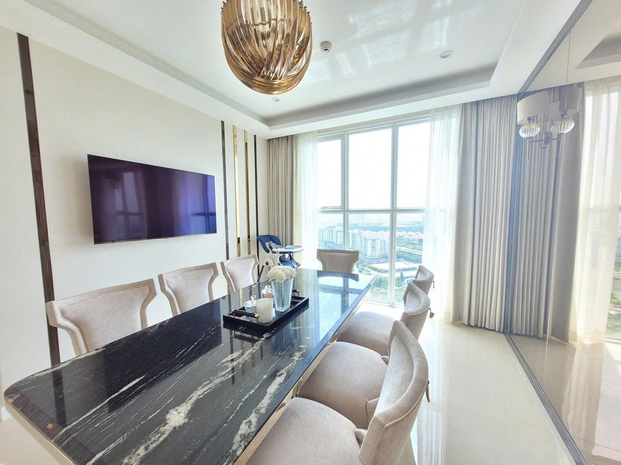 Cần bán Căn hộ chung cư Phường Thủ Thiêm, Quận 2, Diện tích 200m², Giá 40 Tỷ 8