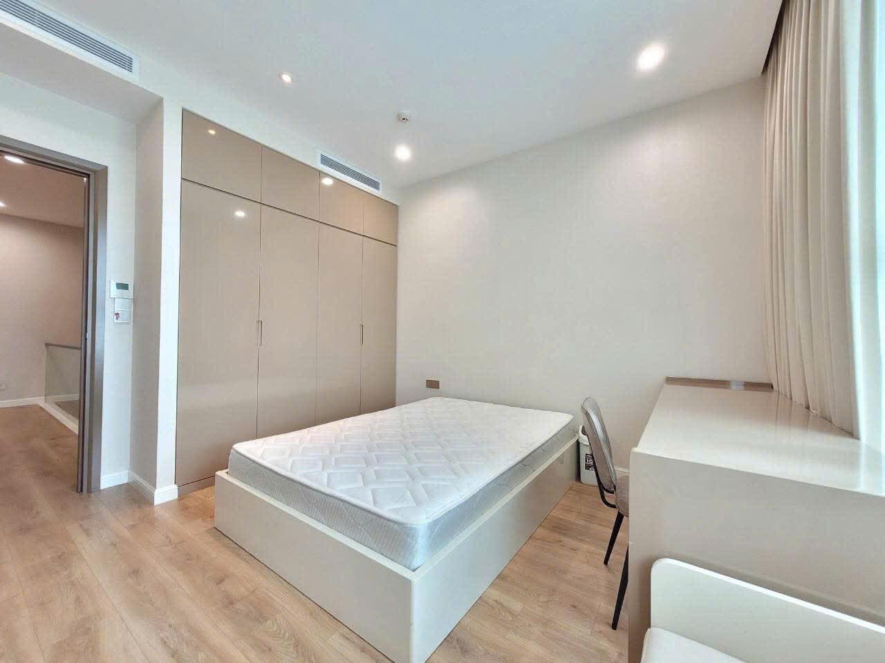 Cần bán Căn hộ chung cư Phường Thủ Thiêm, Quận 2, Diện tích 200m², Giá 40 Tỷ 6