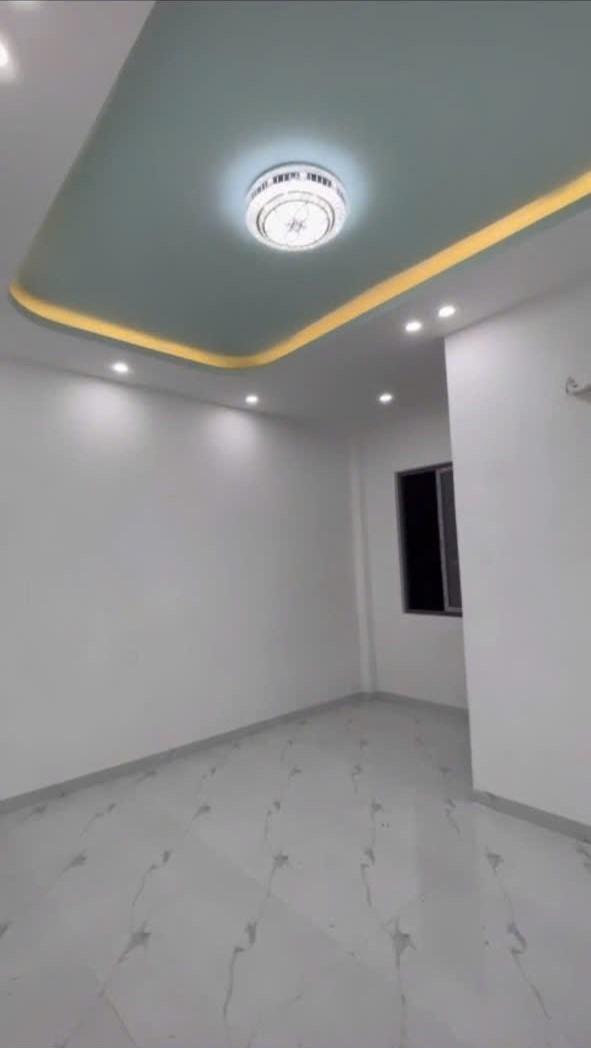 Bán nhà mới xây gần KCN Cầu Tràm,Long Trạch, Cần Đước dt 100m2, 2 lầu,4pn,5wc giá 2,7 tỷ 7