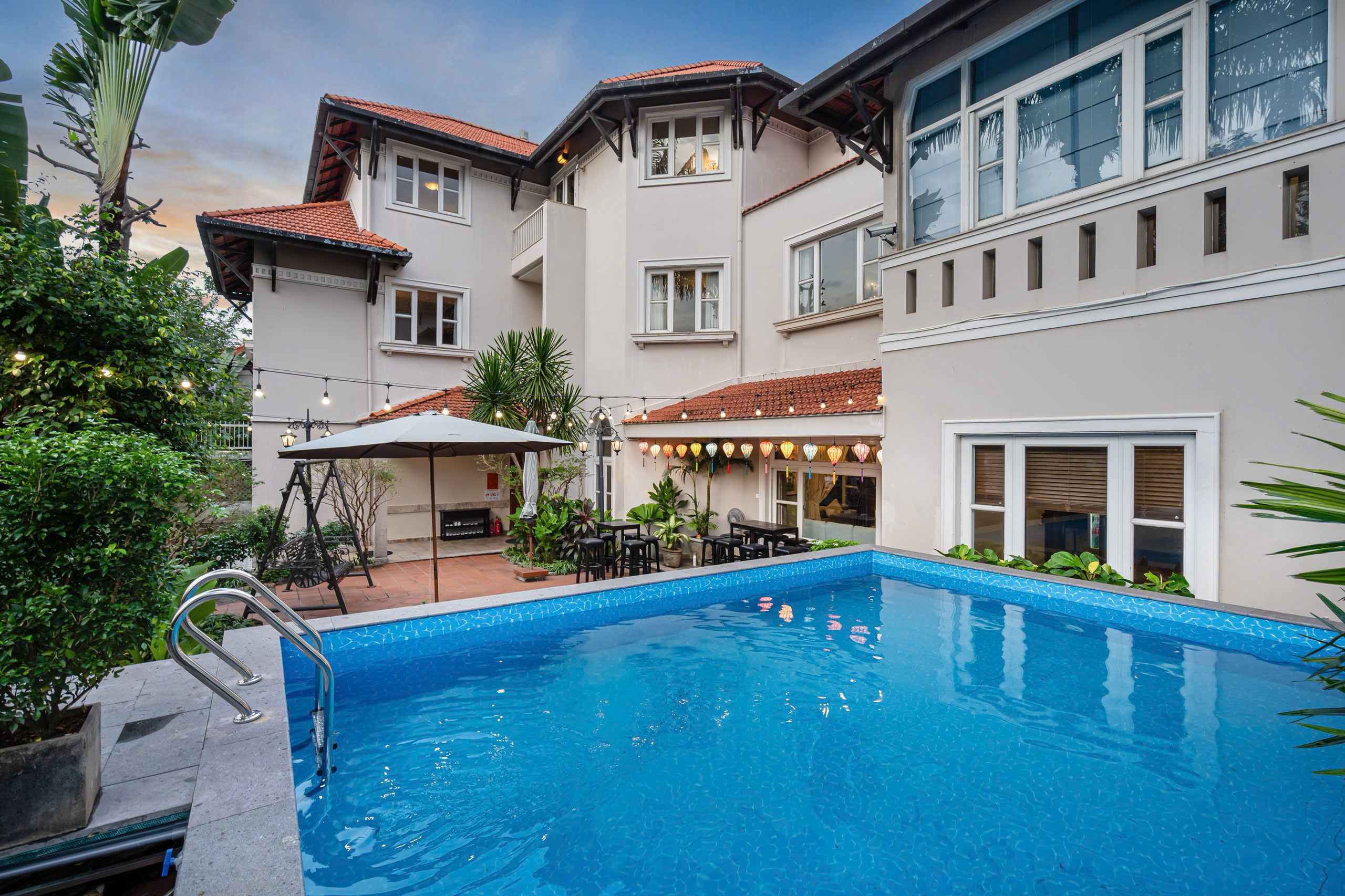 Cho thuê Biệt thự Phường Cát Lái, Quận 2, Diện tích 300m², Giá Thương lượng 46