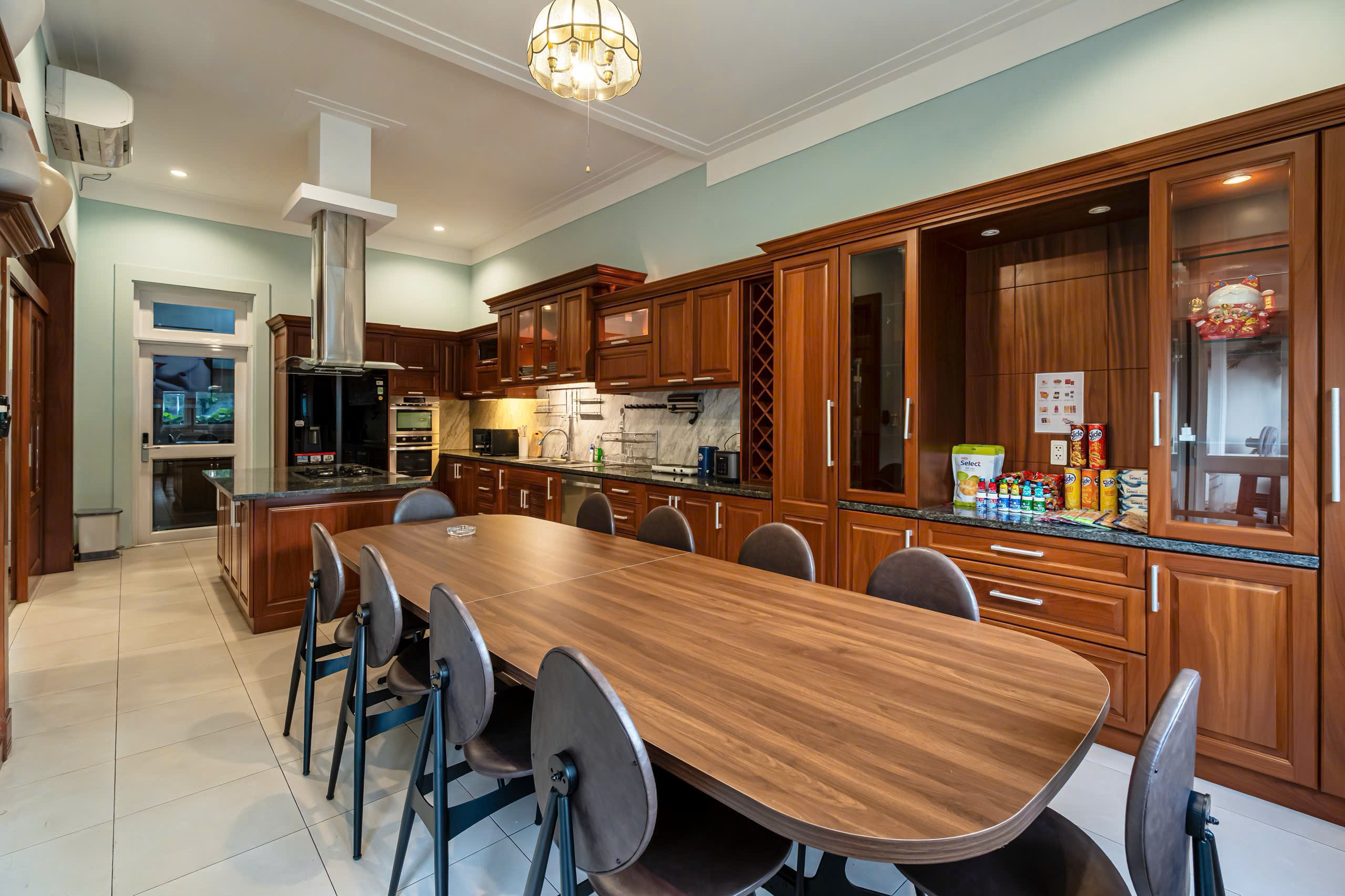 Cho thuê Biệt thự Phường Cát Lái, Quận 2, Diện tích 300m², Giá Thương lượng 9