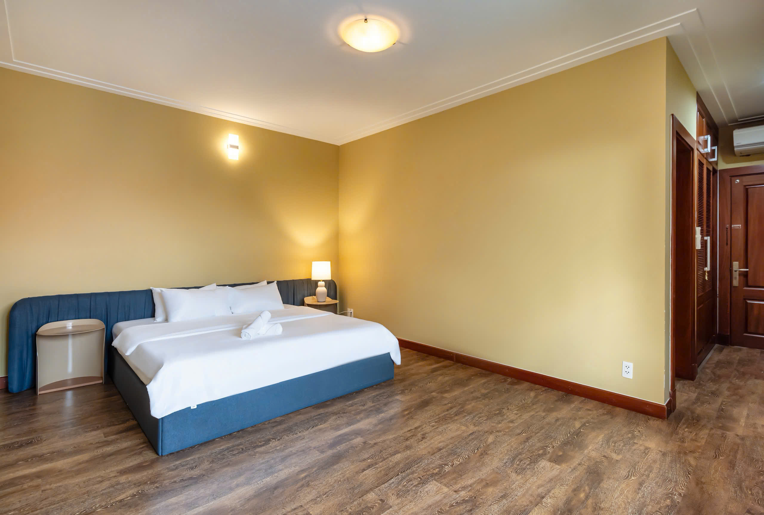 Cho thuê Biệt thự Phường Cát Lái, Quận 2, Diện tích 300m², Giá Thương lượng 23
