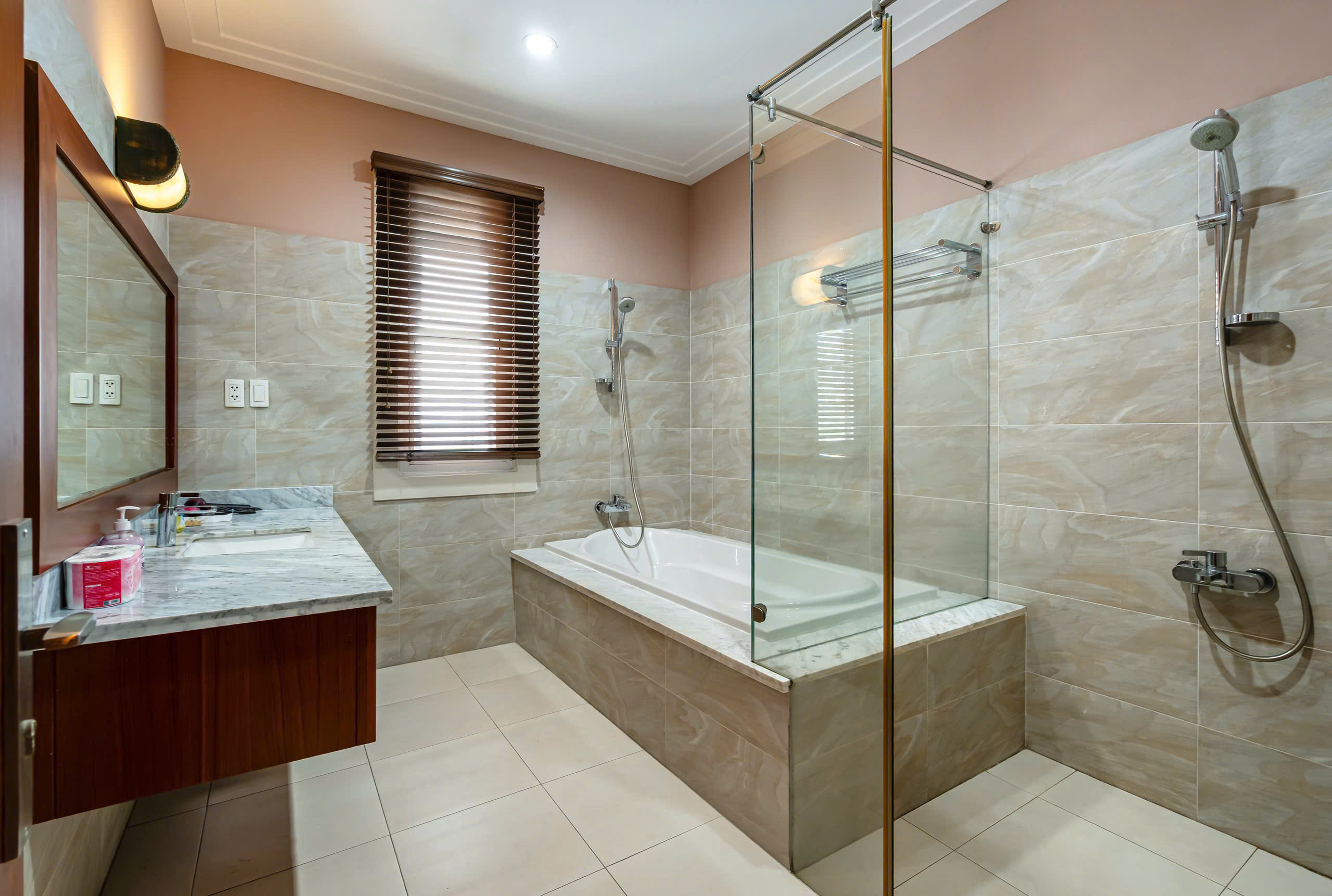 Cho thuê Biệt thự Phường Cát Lái, Quận 2, Diện tích 300m², Giá Thương lượng 21