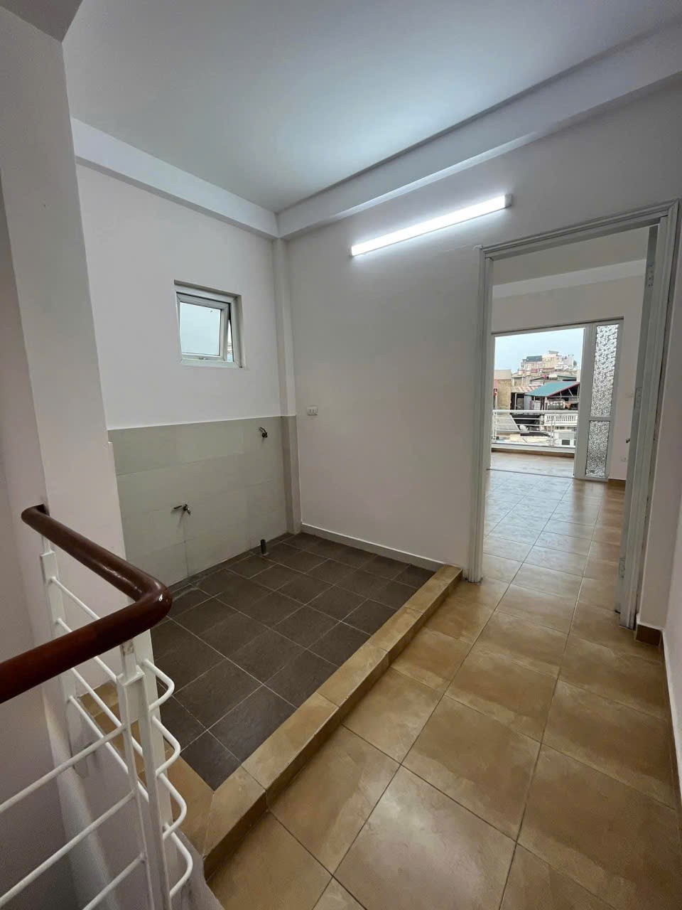 CHO THUÊ NGUYÊN CĂN TRẦN KHÁT CHÂN, NHÀ MỚI SÁT PHỐ, 38M 5T, 3 NGỦ 12TR 0965549363 2