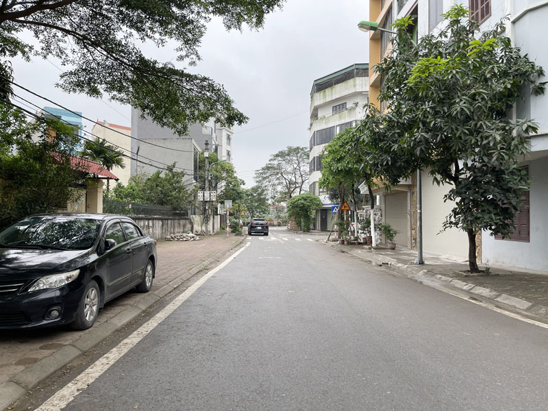 Cần bán đất TĐC X6 Thạch Bàn Long Biên: 100m2, mặt tiền 6,67m, view vườn hoa