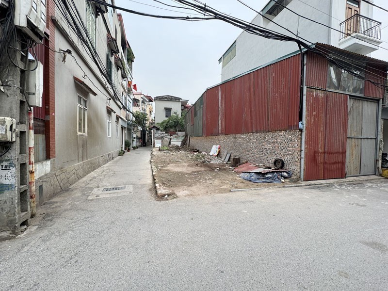 Bán Lô Góc 85m2 Thanh Am - Việt Hưng: Đường Rộng Ô Tô Vào Đất, Sát Trường Chợ, Sổ Đỏ