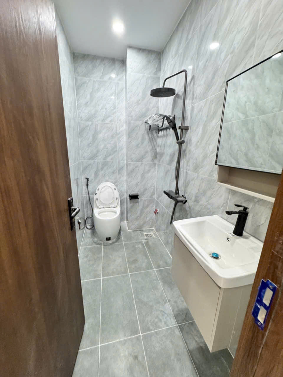 Bán nhà mới xây 38// đường số 2, Bình Hưng Hòa B , dt 60m2 , 4 lầu m 5pn, 6wc giá 6,8 tỷ 15