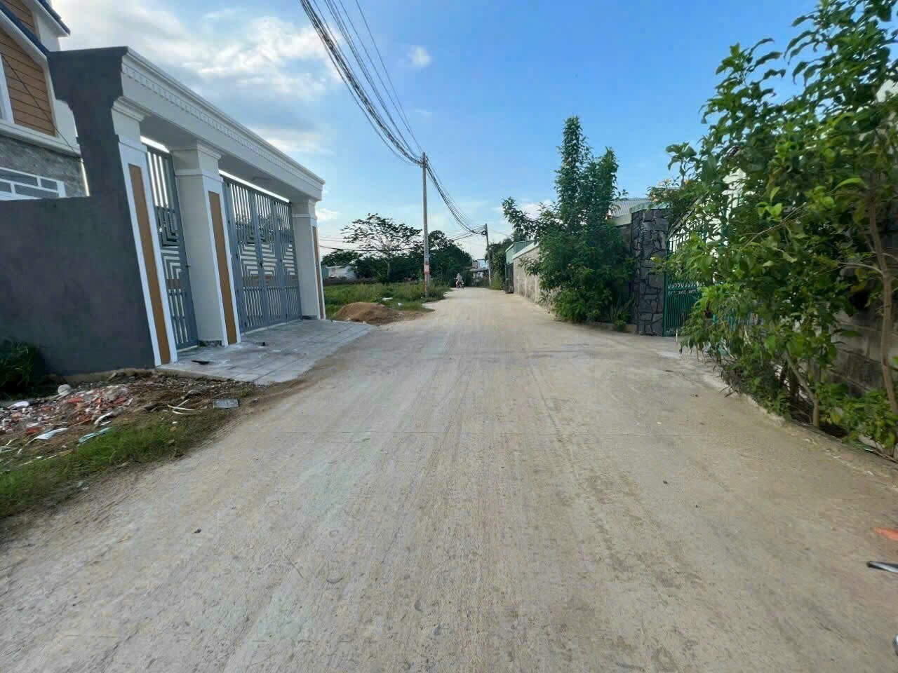 Bán đất đường beton oto xã Đức Hòa Đông dt 110m2 full thổ giá 970 triệu