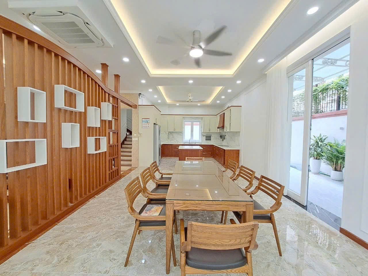 Cho thuê Biệt thự Quận 2, Hồ Chí Minh, Diện tích 300m², Giá 200 Triệu/tháng 9