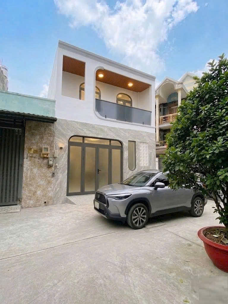Bán nhà hẻm đường số 9, Bình Hưng Hòa dt 43,5m2 , 1 lầu, 2pn,3wc giá 3,68 tỷ 2