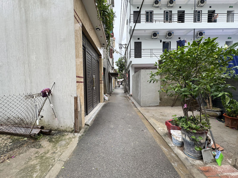 Cần bán 43,4m2 đất ngõ 287 Ngô Xuân Quảng. Đường thông ô tô nhỏ, ngay gần trường chợ 5