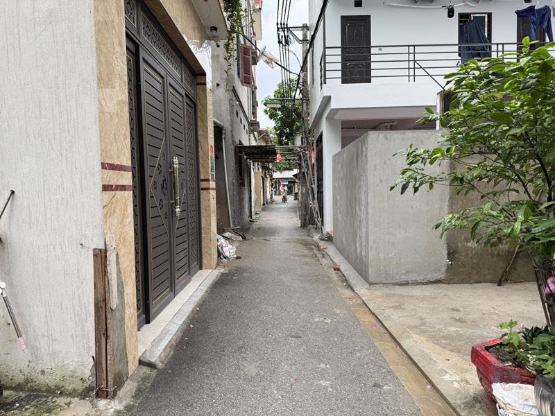 Cần bán 43,4m2 đất ngõ 287 Ngô Xuân Quảng. Đường thông ô tô nhỏ, ngay gần trường chợ 6