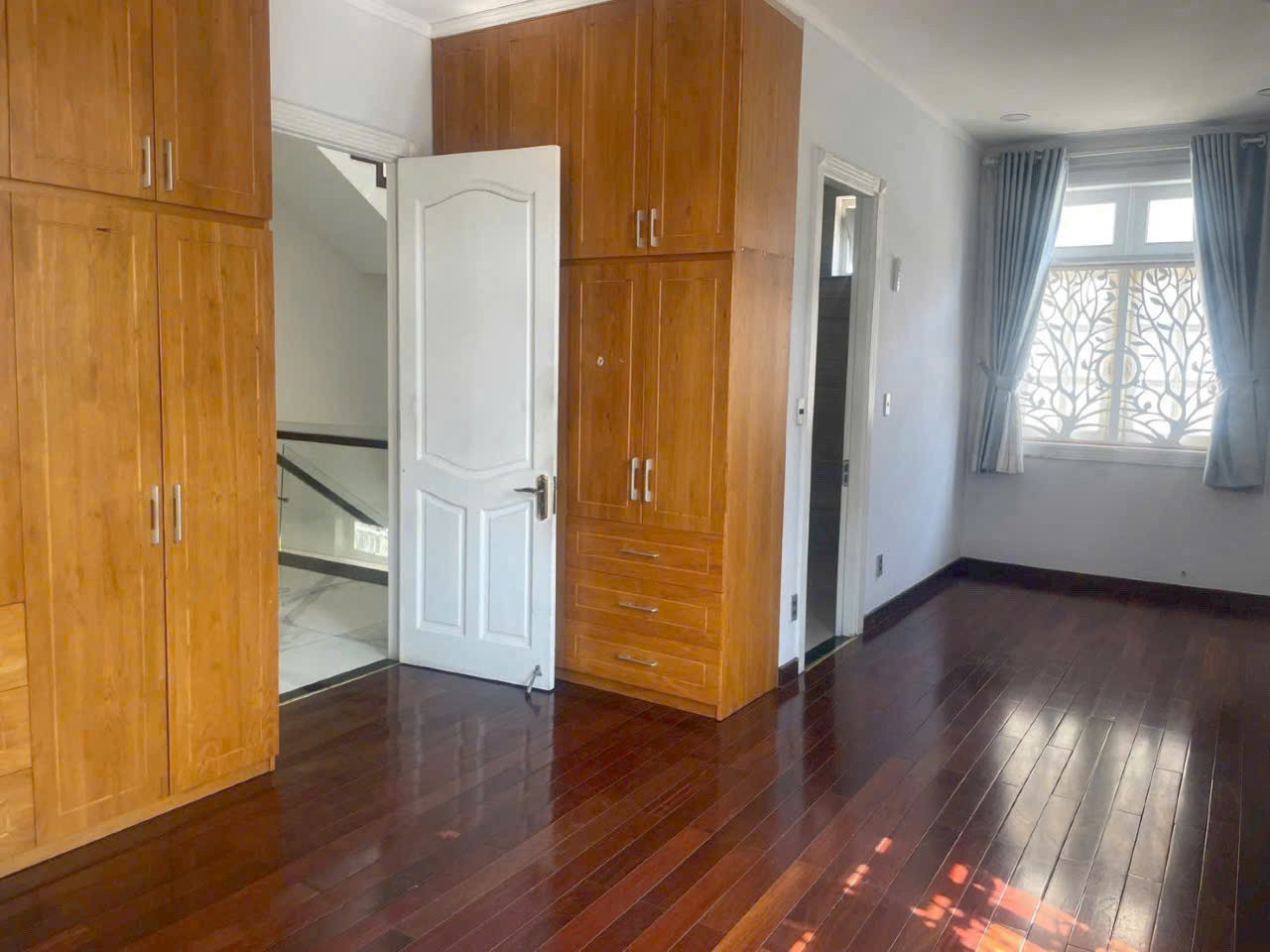 Cho thuê Biệt thự Phường Phước Long B, Quận 9, Diện tích 380m², Giá 45 Triệu/tháng