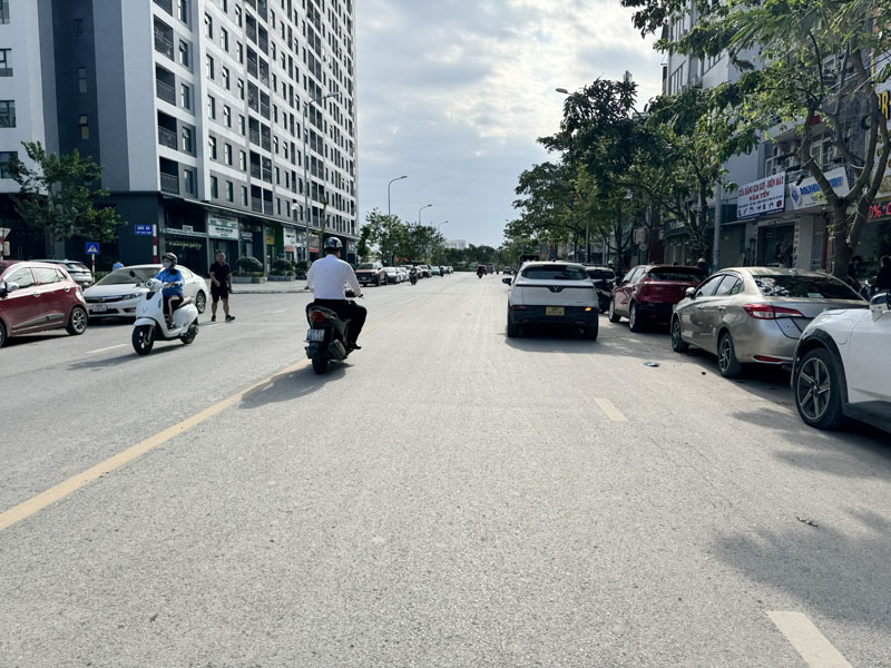 Bán Shophouse Sông Hồng Mặt Đường Thành Trung Gia Lâm - 90m2 Mặt Tiền 6m Đường 30m 6