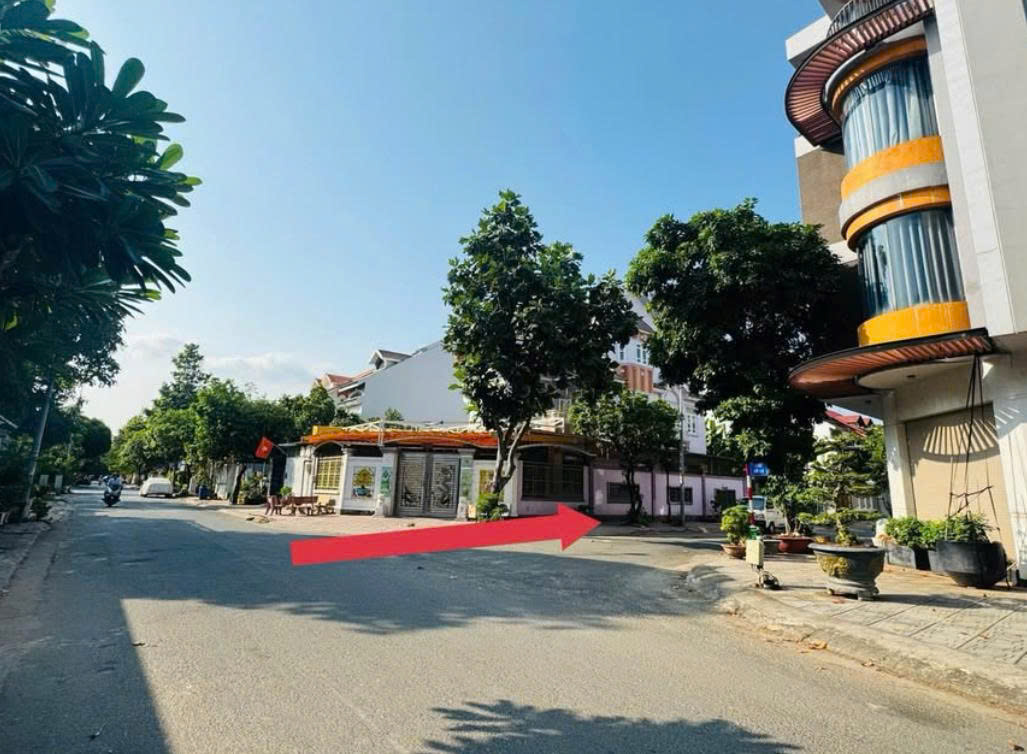 Cần bán Biệt thự Phường Phước Long B, Quận 9, Diện tích 200m², Giá 21 Tỷ 10