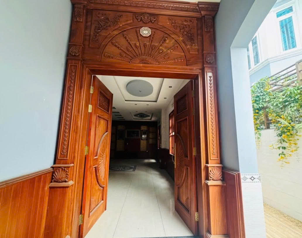 Cần bán Biệt thự Phường Phước Long B, Quận 9, Diện tích 200m², Giá 21 Tỷ 5