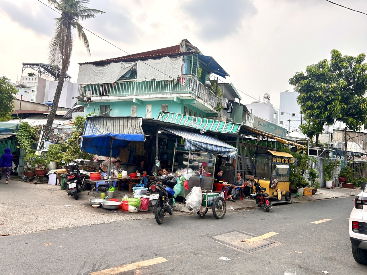 BÁN ĐẤT TẶNG NHÀ DT 114M2- NGANG 7M DÀI 15M- MẶT TIỀN THỤC- XE HƠI ĐẬU CỬA- Đ.TÔN THẤT THUYẾT- LƯU 4