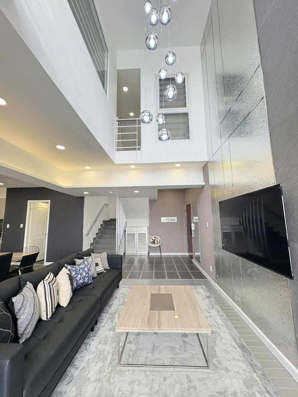 Cho thuê Biệt thự Quận 7, Hồ Chí Minh, Diện tích 300m², Giá Thương lượng 3