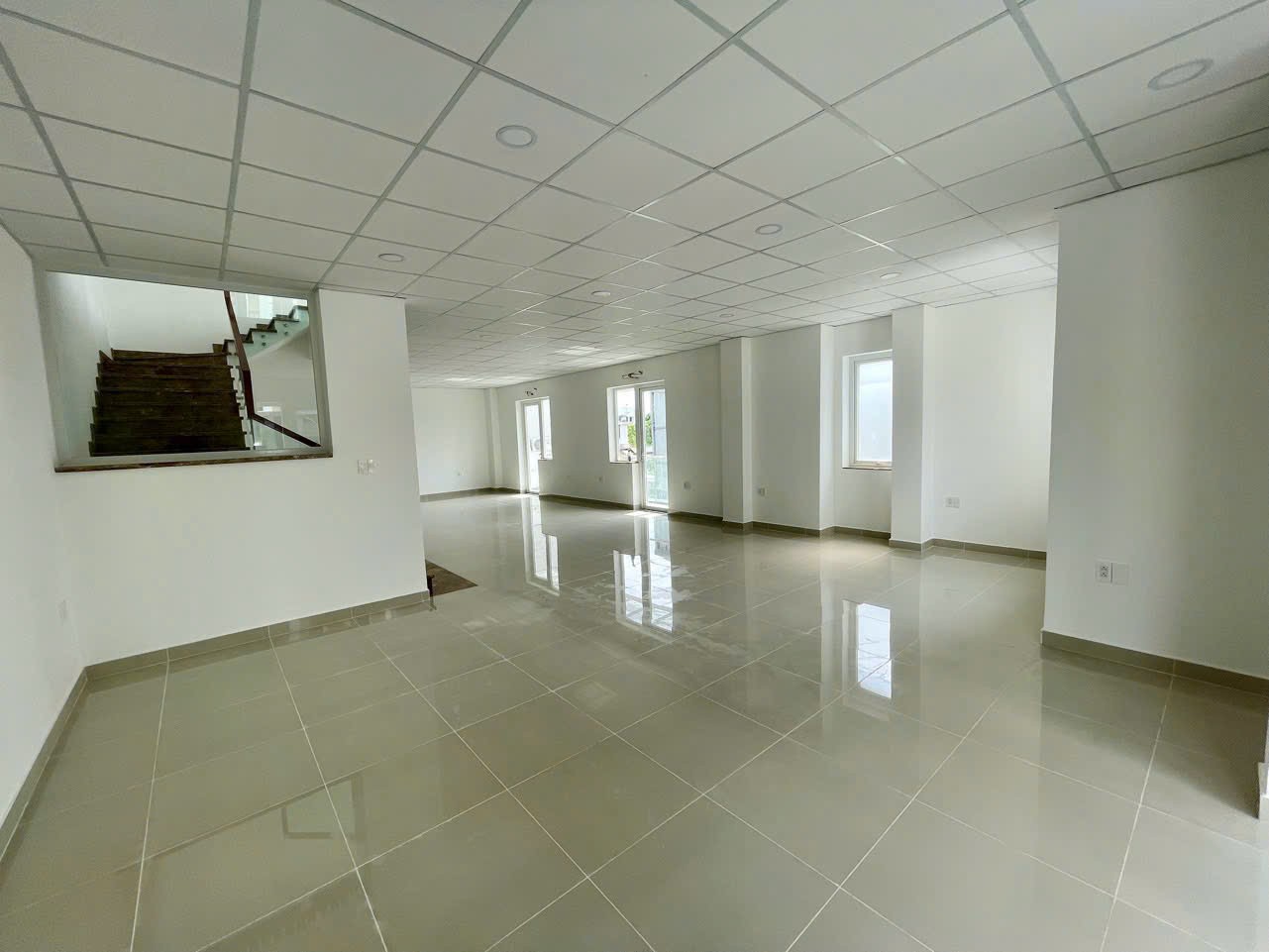 Cho thuê Nhà mặt tiền Quận 9, Hồ Chí Minh, Diện tích 231m², Giá 46 Triệu/tháng 9
