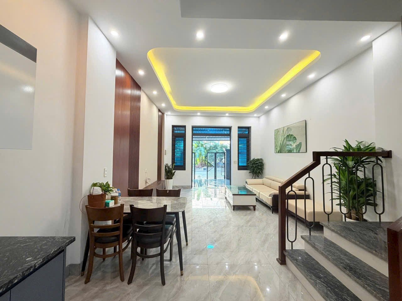 Bán căn nhà 4 tầng mặt phố Trương Hán Siêu, ph Nhị Châu, TP HD, 55m2, mt 4m, 3 ngủ 2