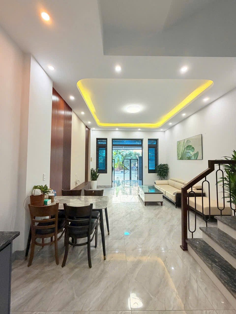 Bán căn nhà 4 tầng mặt phố Trương Hán Siêu, ph Nhị Châu, TP HD, 55m2, mt 4m, 3 ngủ 4