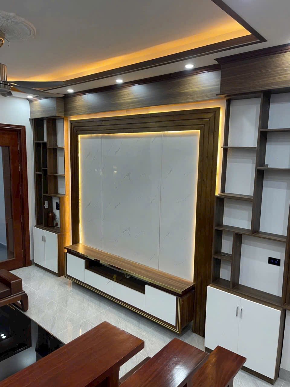 Bán căn nhà 3 tầng ngõ phố Bình Lộc, ph Tân Bình, TP HD, 80m2, 3 ngủ, sân cổng, chỉ 3.6x tỷ 7