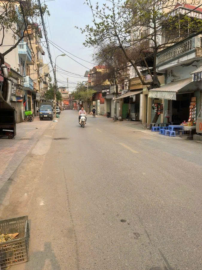 Bán gấp nhà mặt phố Phú Lương, 74m2, mặt tiền rộng 3.6m, vỉa hè, vị trí đẹp, kinh doanh, giá 16.3