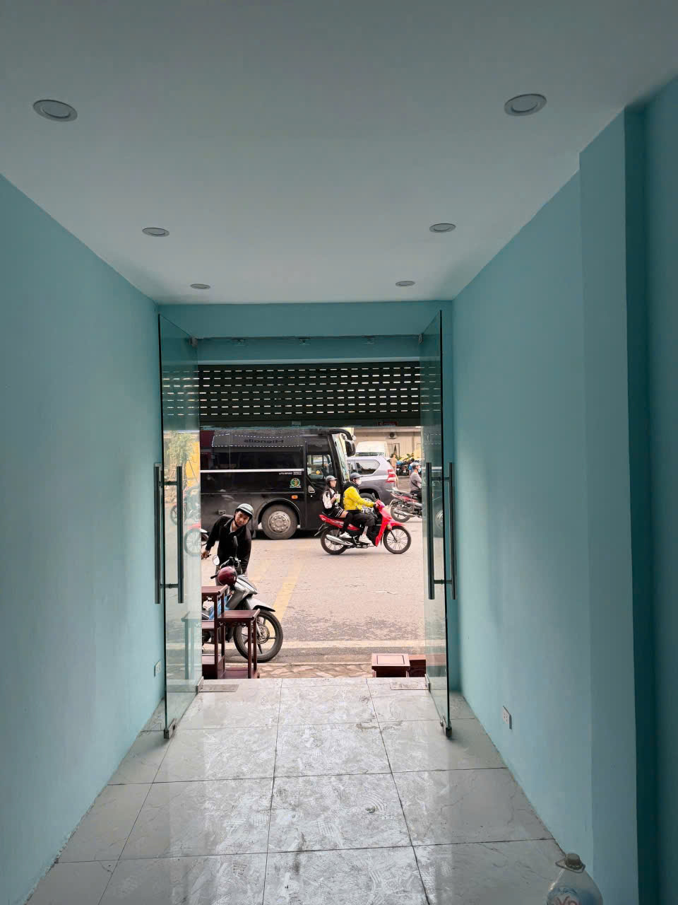 Nhỉnh 6 tỷ có nhà 20m2 xây 5 tầng MẶT PHỐ Lê Duẩn gần ngã ba Trần Nhân Tông, sổ riêng 2