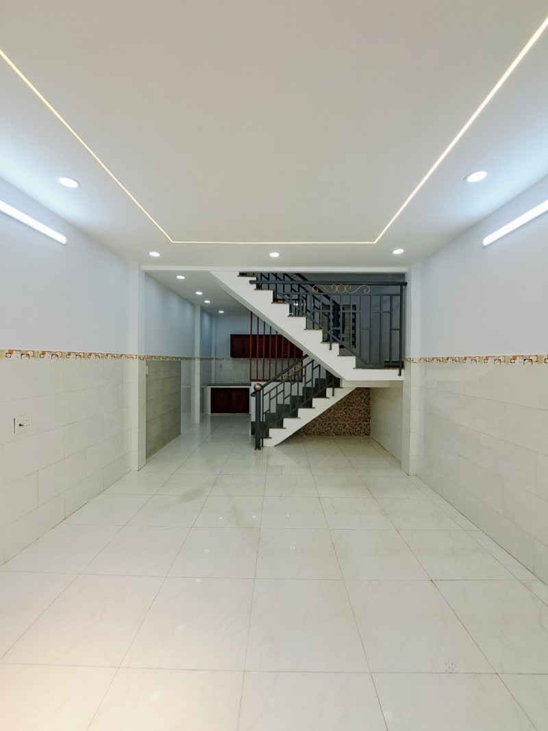 NHÀ MỚI HẺM 4M GẦN CHỢ BÌNH LONG 40M2 2 TẦNG CHỈ 4.48 TỶ 2