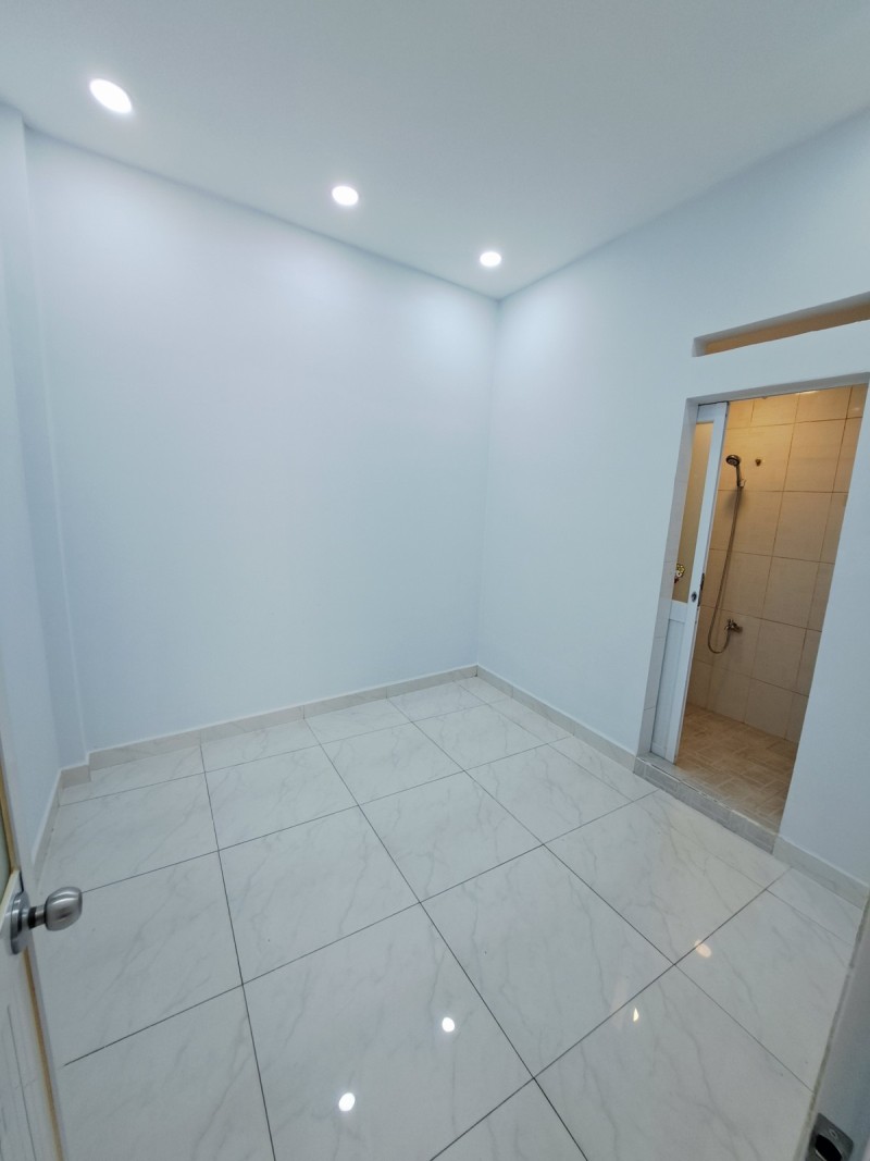 NHÀ MỚI HẺM 4M GẦN CHỢ BÌNH LONG 40M2 2 TẦNG CHỈ 4.48 TỶ 7