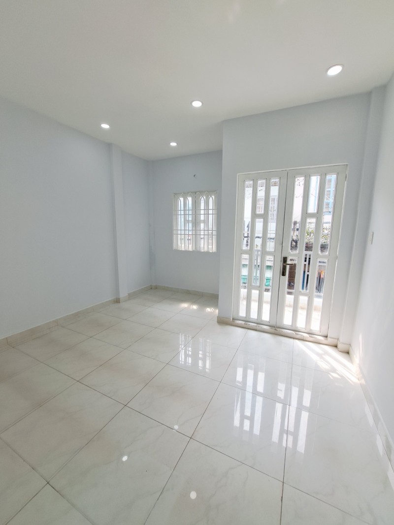 NHÀ MỚI HẺM 4M GẦN CHỢ BÌNH LONG 40M2 2 TẦNG CHỈ 4.48 TỶ 8