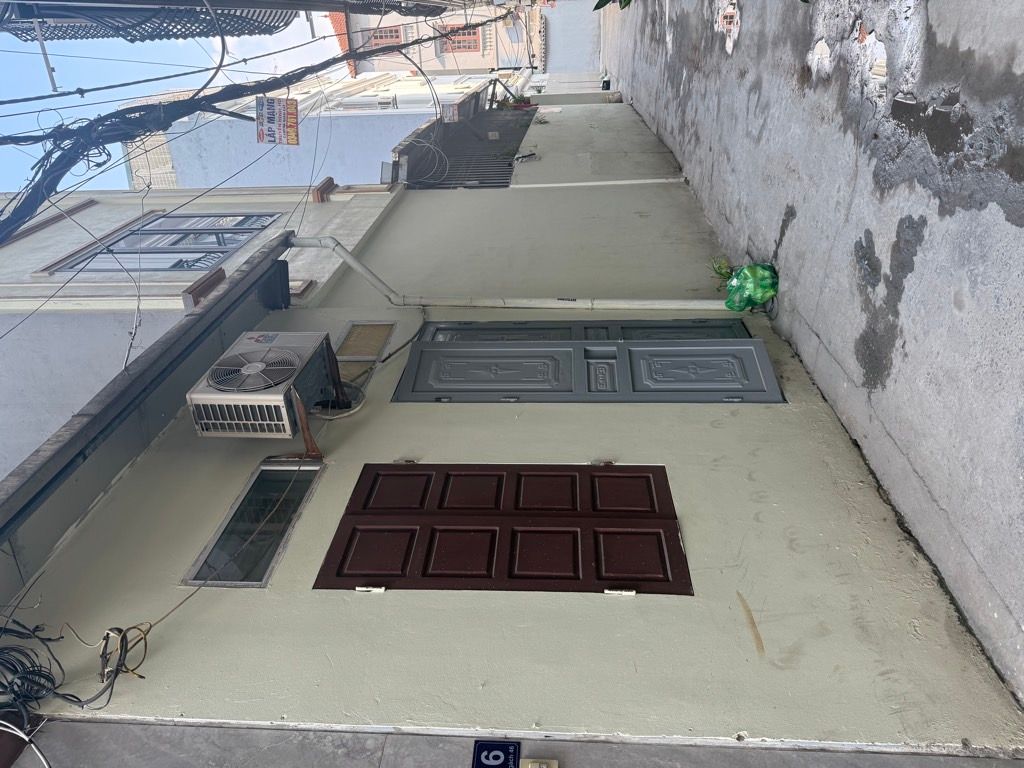 Hơn 6 tỷ nhà c4 phố trạm 35m x 3m5 oto đỗ cổng hiếm trong phân khúc. LH 0936123469 3