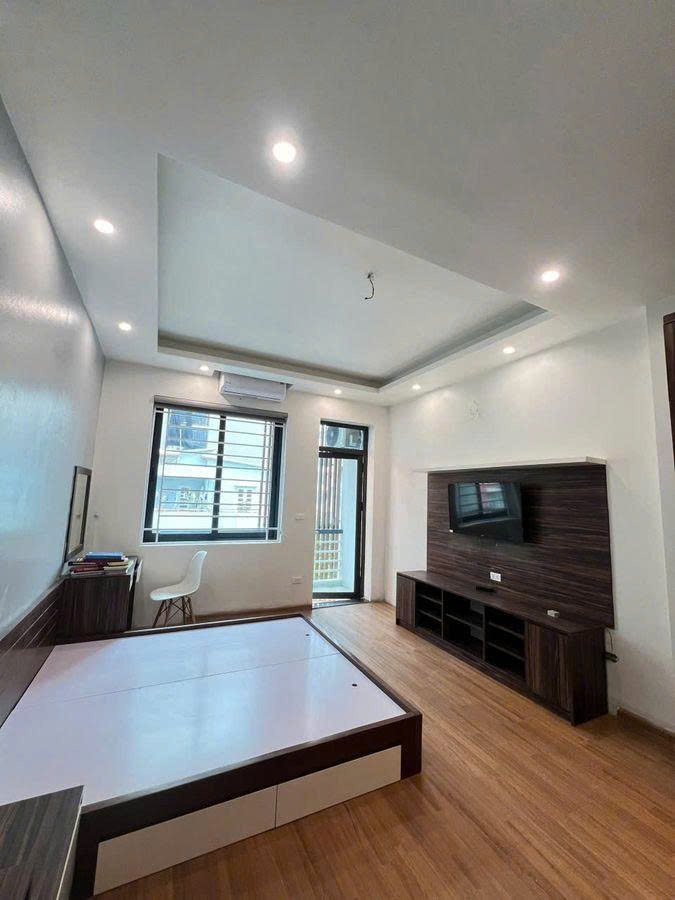 Hiếm nhà đẹp 5 tầng mặt phố Nguyễn Viết Xuân, 40m2, mặt tiền rộng 4m, thang máy, vị trí đẹp, kinh d 3