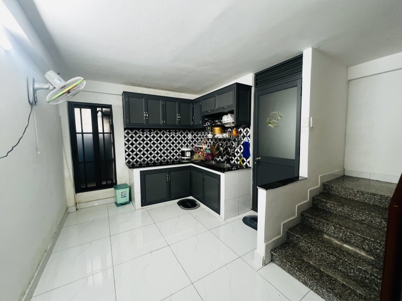 Bán nhà 2 tầng trong ngõ Kha Vạn Cân, Linh Đông, Thủ Đức, TP HCM. DT 47m2, giá 4,6 tỷ, sổ hồng, 3