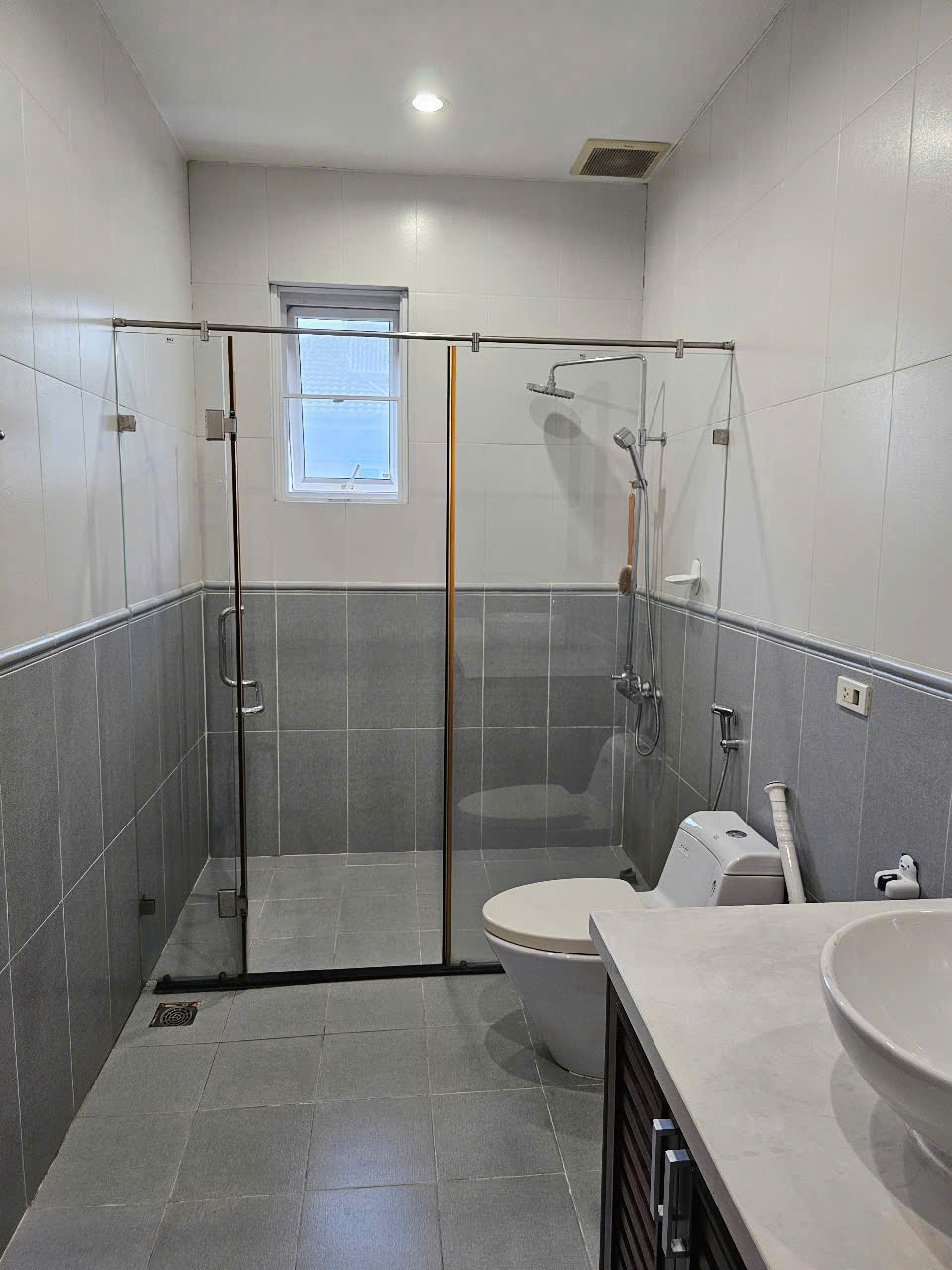 Cho thuê biệt thự Thủ Đức. Garden Home Quôc Lộ 13 liền kề Vạn Phúc City 5