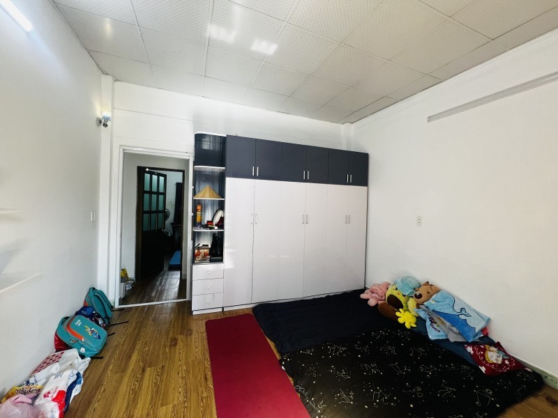 Bán nhà 2 tầng trong ngõ Kha Vạn Cân, Linh Đông, Thủ Đức, TP HCM. DT 47m2, giá 4,6 tỷ, sổ hồng, 5