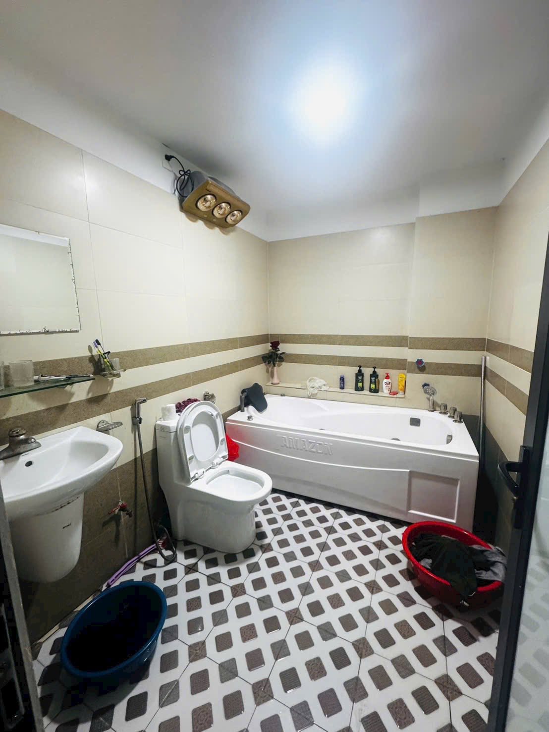 NHÀ LÔ GÓC ĐẸP GIÁP Q11 HXH ĐỖ CỬA - 65M2 - 4 TẦNG BTCT CHỈ 9.9 TỶ 8