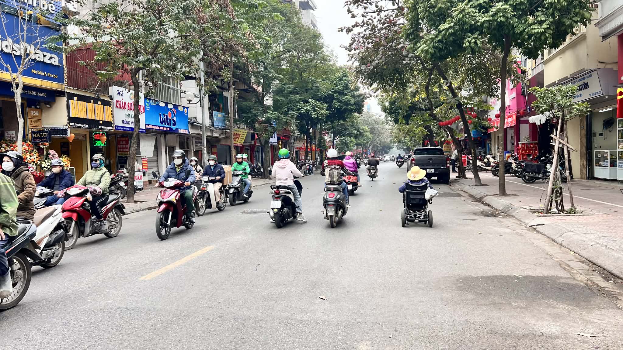 bán nhà mặt phố Ngọc Lâm, 70m x 5tầng, khu vực sầm uất, kinh doanh ngày đêm 2