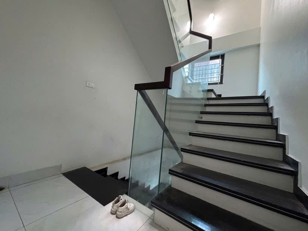 LÔ GÓC 6 TẦNG, Ô TÔ, TRỤC CHÍNH, KINH DOANH, CẠNH CHỢ YÊN VĨNH, KIM CHUNG, nhỉnh 10tỷ 3